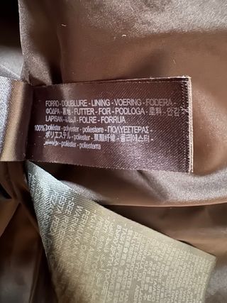 Gabardina Zara efecto piel desgastada