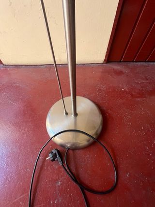 Lámpara de pie moderna metal plateado
