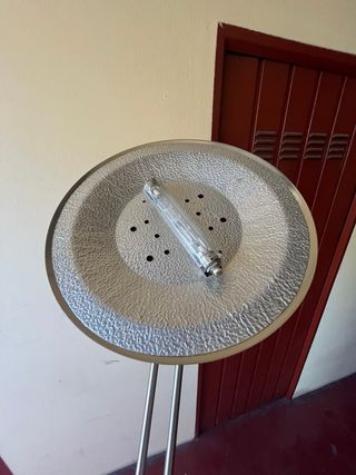 Lámpara de pie moderna metal plateado