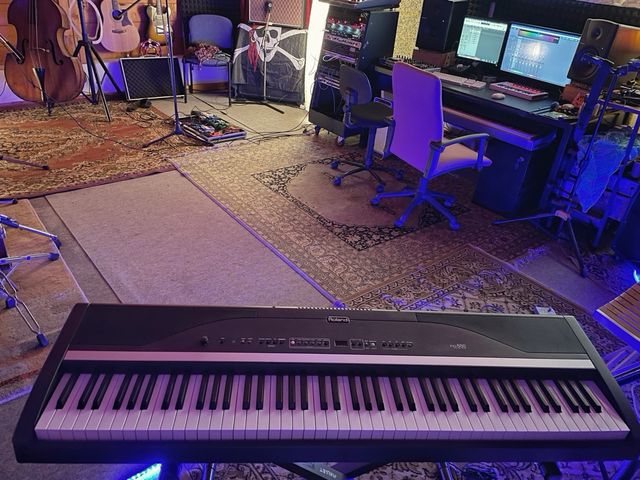 Sala de Ensayo con Capacidad de Grabación.