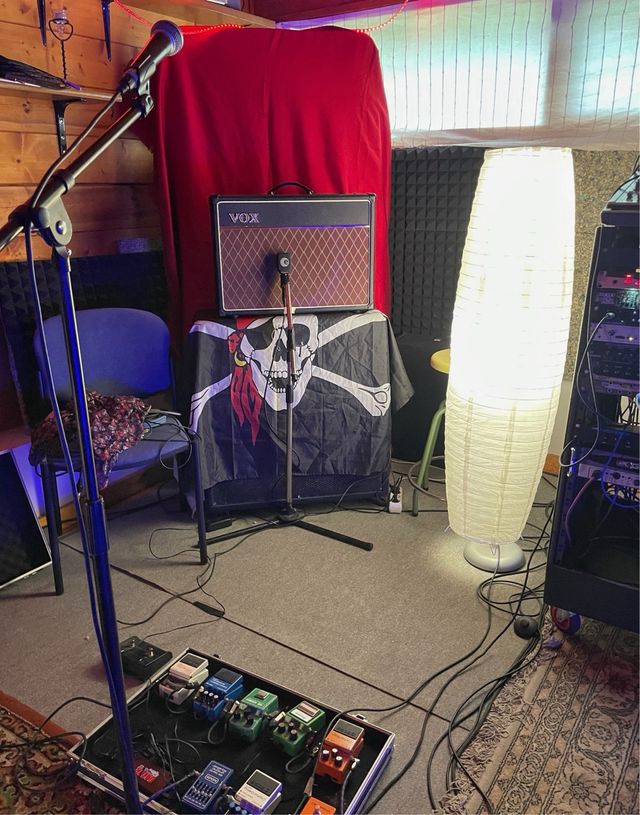 Sala de Ensayo con Capacidad de Grabación.