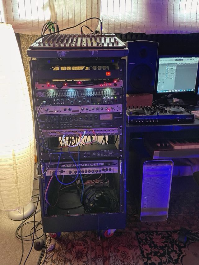 Sala de Ensayo con Capacidad de Grabación.