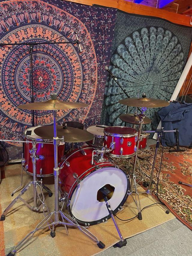 Sala de Ensayo con Capacidad de Grabación.