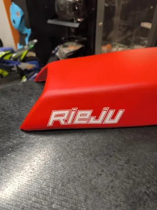 Asiento Rieju Drac Rojo
Asiento nuevo Rieju Drac