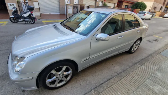 Mercedes-Benz c 220 2005