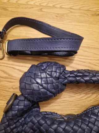 Bolso de cuero trenzado azul marino