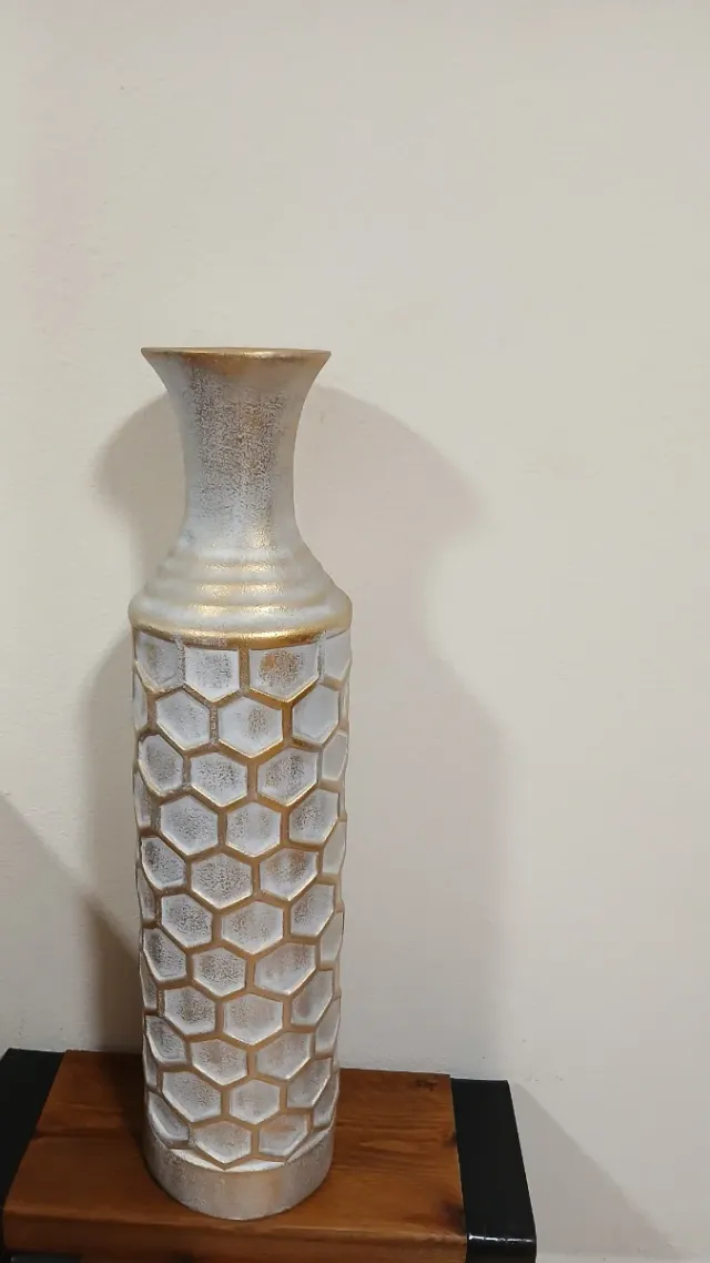 Jarrón Decorativo Cerámica Dorado y Blanco