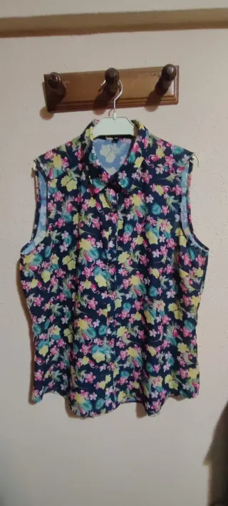 Blusa sin mangas floral talla 46