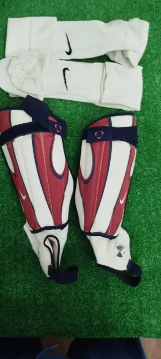 Juego espinilleras y calcetas Nike vintage