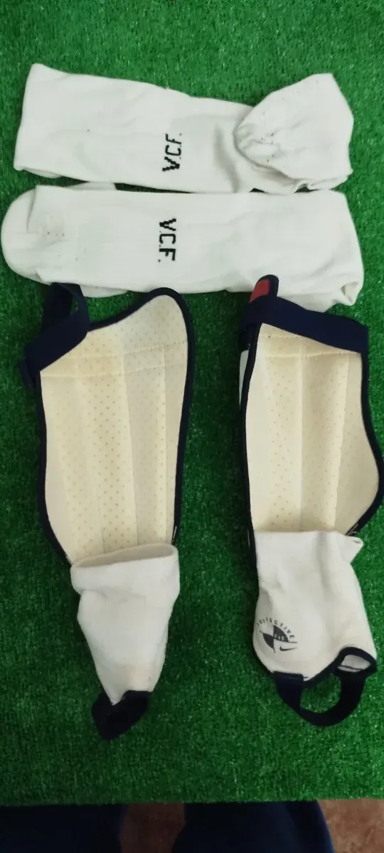 Juego espinilleras y calcetas Nike vintage