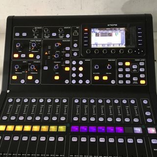Mixer digitale Midas M32R Live