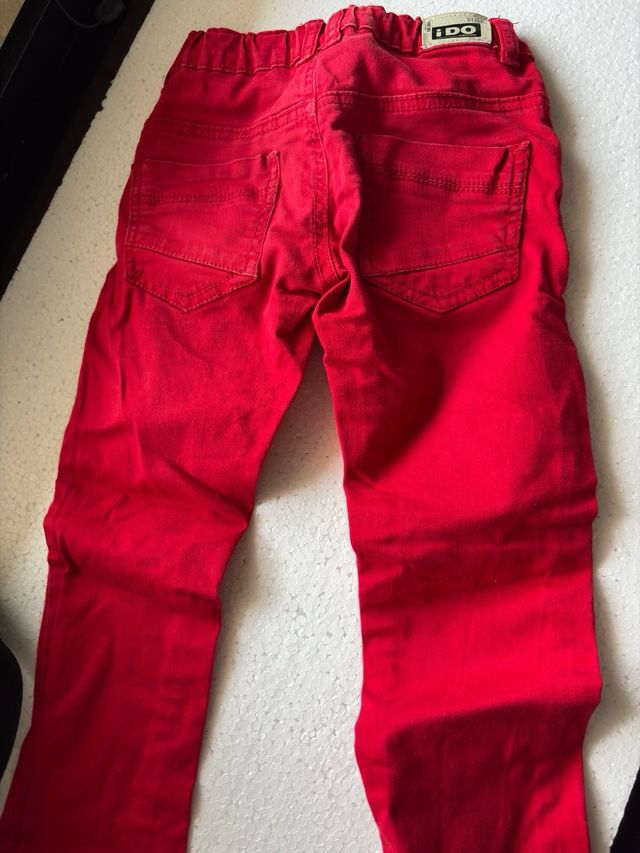 Pantaloni rossi i do 6 anni