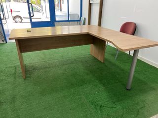 Escritorio de dirección oficina de tres modulos