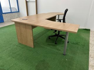 Escritorio de dirección oficina de tres modulos