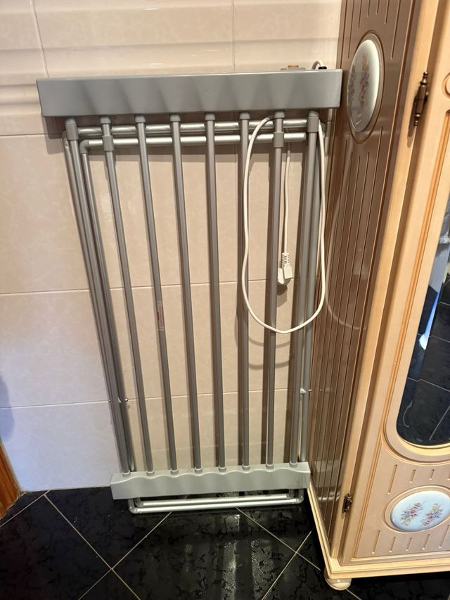 Secamatic 120W Radiador Toallero Eléctrico