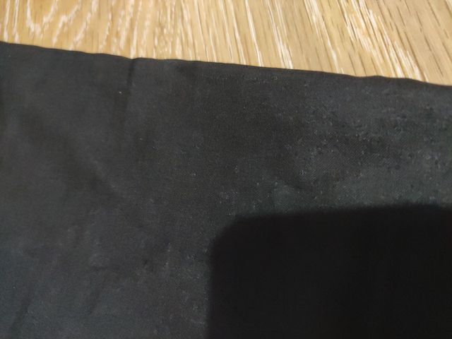 Pantalón de cuero negro