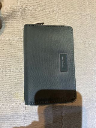 Monedero verde oliva con cremallera