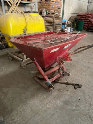 vertedera o arado para tractor