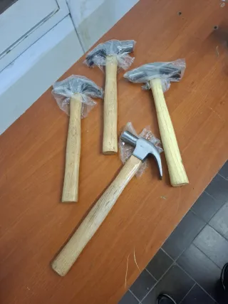 MARTILLOS CARPINTERO CABEZA DE ACERO MANGO MADERA