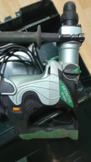 Taladro percutor Hitachi DH40MR