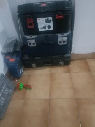 Caja de herramientas estado como nuevo moladora