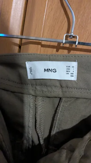 Pantalones Mango verde militar mujer