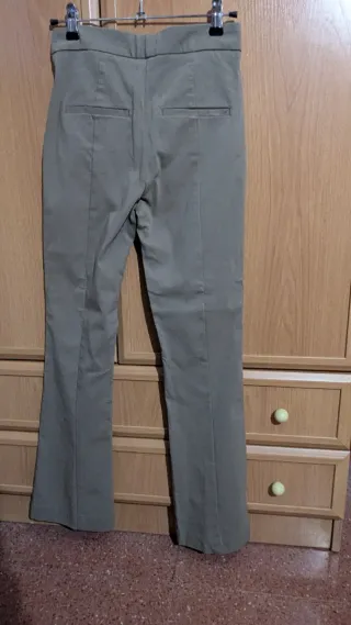 Pantalones Mango verde militar mujer