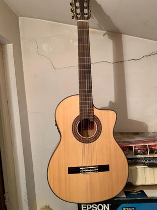 Guitarra Española Clásica
NUEVA!!!