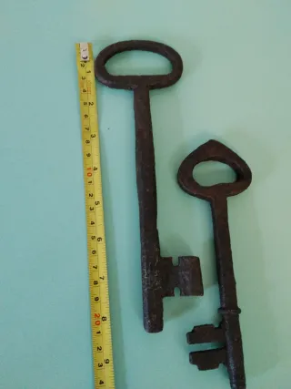 Chiavi antiche in ferro battuto,Italiane.