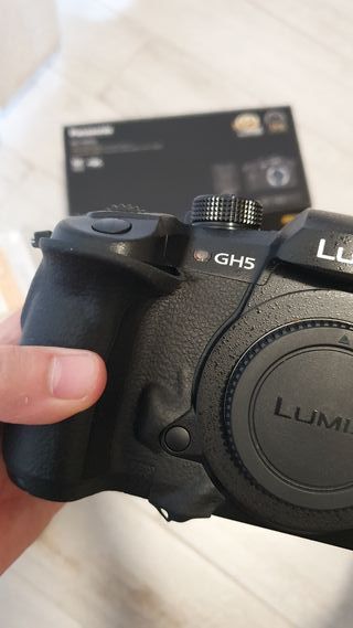 Cámara Panasonic Lumix GH5 + Objetivo Leica