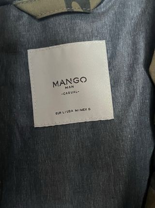 Abrigo Mango Estampado Militar Verde y Negro