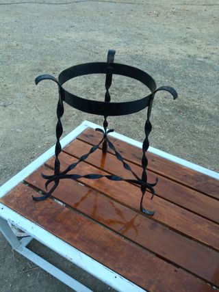 Macetero de hierro forjado