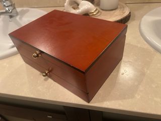 Joyero de madera con espejo y cajón