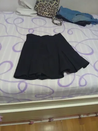Falda negra de licra