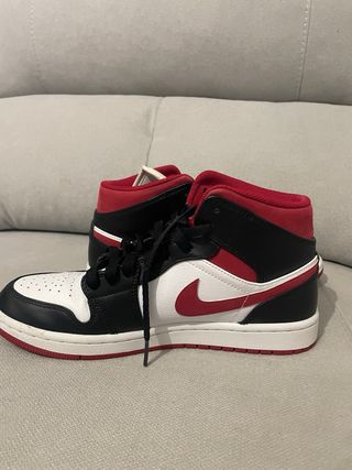 Jordan 1 Mid Rojas Usadas