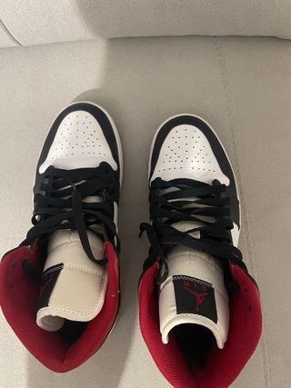 Jordan 1 Mid Rojas Usadas