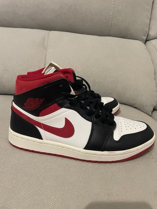 Jordan 1 Mid Rojas Usadas
