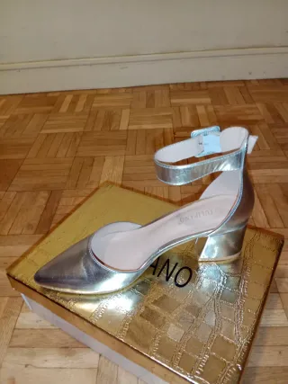 Zapatos de fiesta Tulipano plateados.
