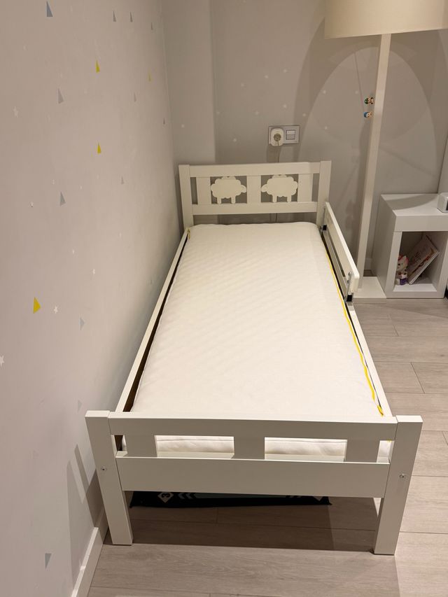Cama infantil blanca Ikea