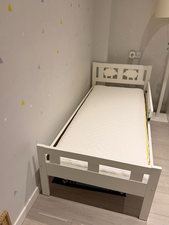Cama infantil blanca Ikea