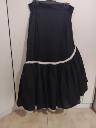 Falda Flamenca Negra con Volantes
