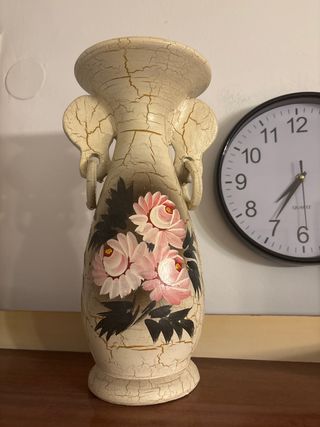 Jarrón decorativo beige y rosa
