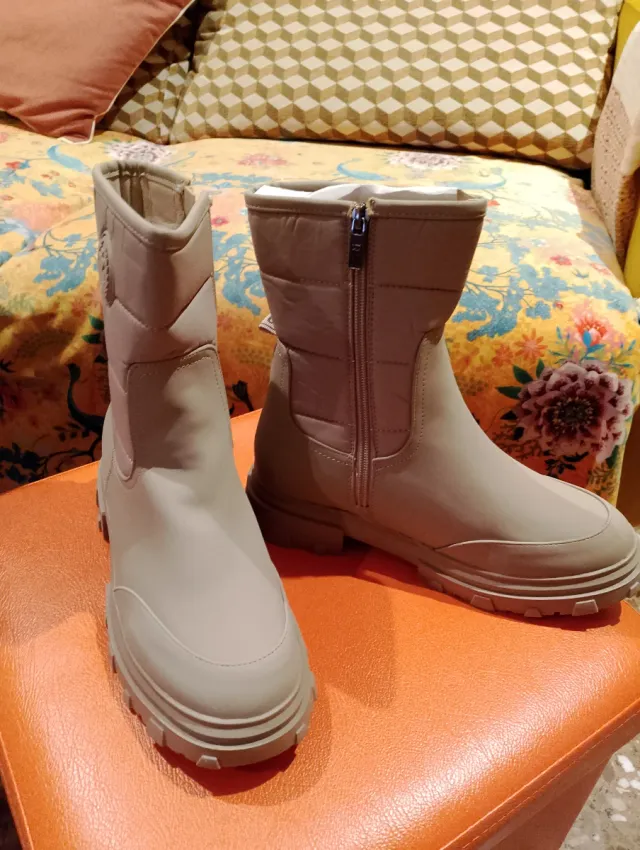 Botas acolchadas cremallera sin estrenar.Con etiq!