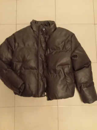 Chaqueta efecto piel gris