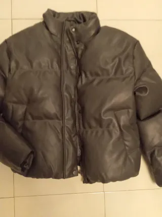 Chaqueta efecto piel gris