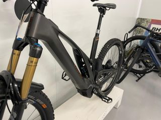 BICI ELECTRICA ENDURO UNNO MITH RACE T.S1 2MANO