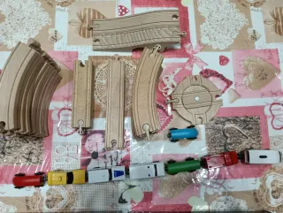 Pista in legno con accessori