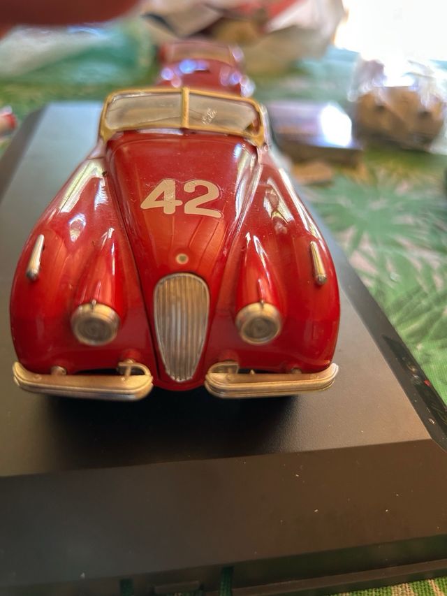 Jaguar XK 120 scala 1/24 rossa