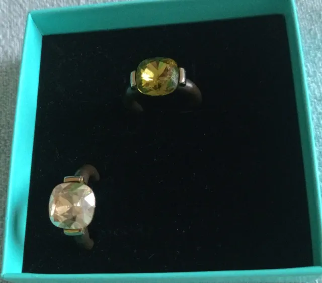 Anillos con piedra amarilla y clara