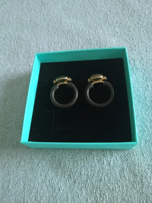 Anillos con piedra amarilla y clara